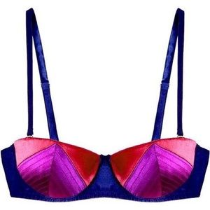 Fleur du mal bra aso Selena Gomez